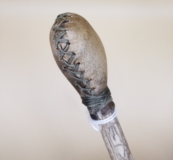 Rassel klein Rothirsch mit langem Stil